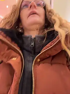 Bikergirl 97 online show from December 2, 11:45 am