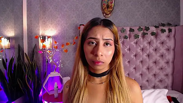 laila stilwiills online show from November 22, 4:59 am