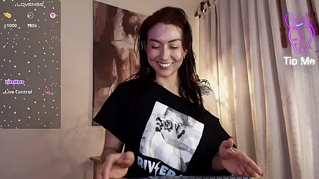 siren indira  online show from June 10, 3:33 pm