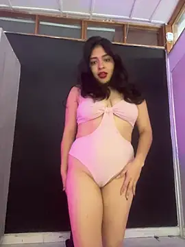 EmilyNoir1 online show from March 18, 10:15 pm