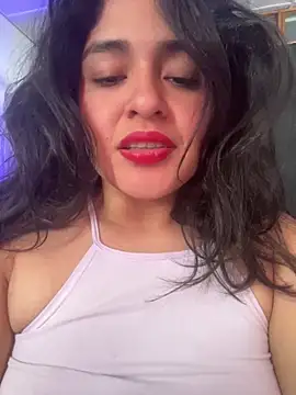 EmilyNoir1 online show from April 16, 8:19 pm