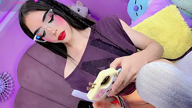 ShantyMillan online show from March 2, 12:56 pm