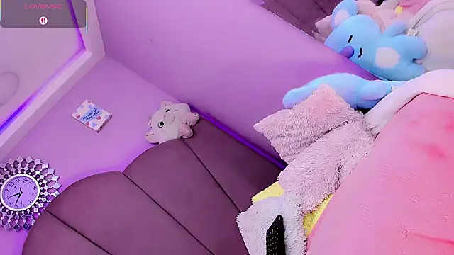 ShantyMillan online show from January 12, 3:17 pm