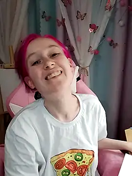 Snapshot of Fuzzy_Unicorn chatting on September 25, 7:12 pm Fuzzy Unicorn online show from September 25, 7:12 pm