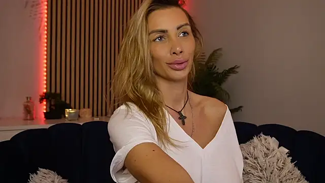 angel wow  online show from October 7, 6:56 pm