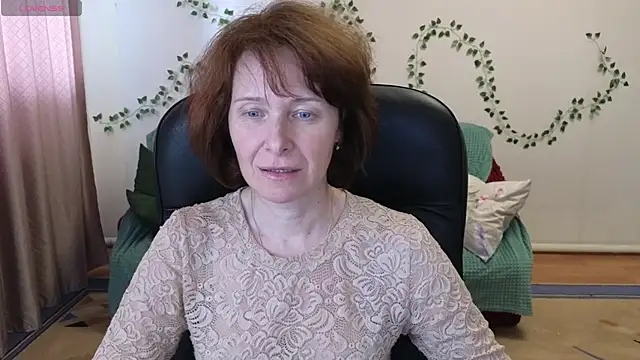 Lia Tito online show from June 2, 1:12 pm