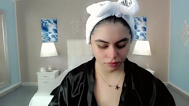 maddissonivanova online show from October 31, 7:29 pm