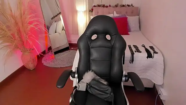 Lucie Harper online show from November 5, 8:14 pm