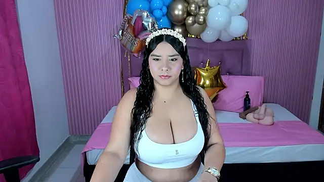 Snapshot of Emy_topless chatting on October 2, 11:26 am Emy topless online show from October 2, 11:26 am