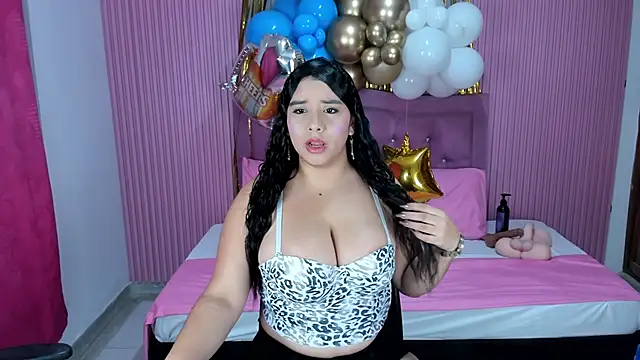 Snapshot of Emy_topless chatting on October 3, 11:26 am Emy topless online show from October 3, 11:26 am