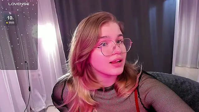 SophieMurrr online show from September 17, 3:32 pm