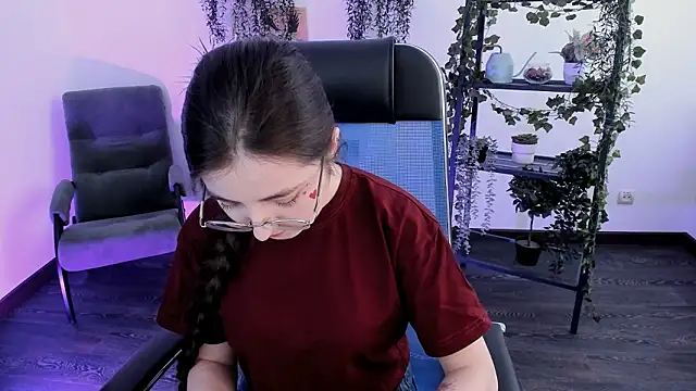 VirtuallVoyant online show from February 13, 7:43 am