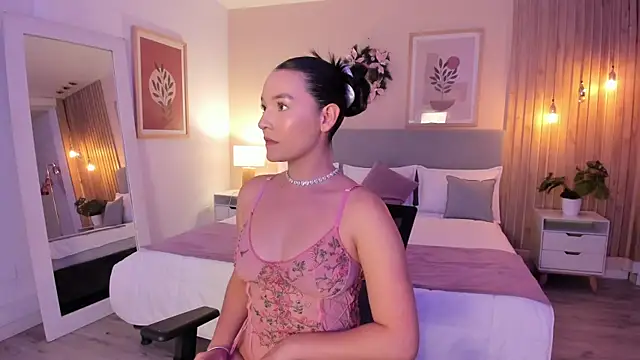 AuroraEvanss online show from January 8, 9:30 pm