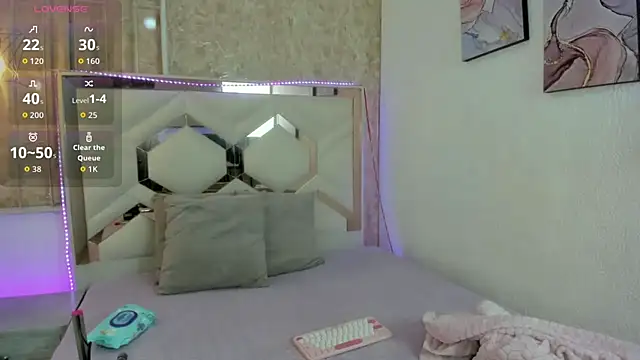 Venuss1  online show from November 6, 7:03 am