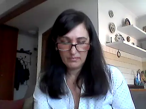 Elena48324 online show from May 3, 11:46 am