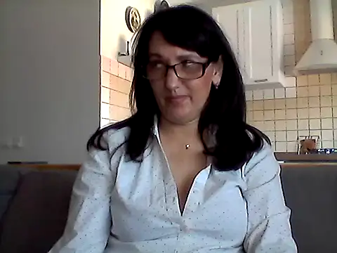Elena48324 online show from May 10, 9:33 am