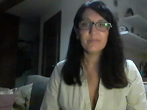 Elena48324 online show from May 13, 6:13 pm