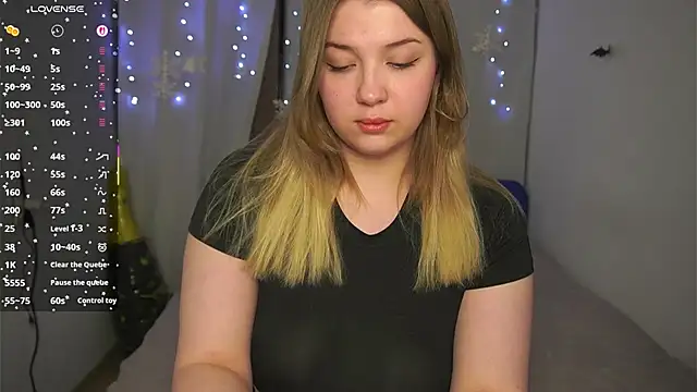 CuteSharloti online show from March 22, 6:25 pm