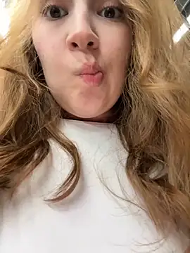 Snapshot of katexxxx chatting on October 4, 4:44 pm katexxxx online show from October 4, 4:44 pm