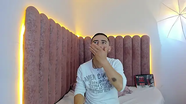 Lushian  online show from February 12, 3:36 pm