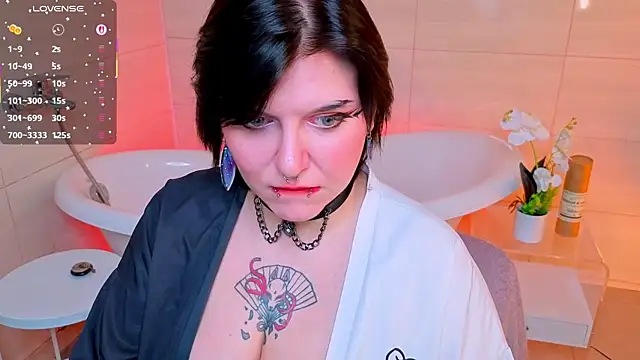 bluelunaray online show from November 18, 10:16 am