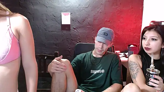 Gigibies1 online show from April 7, 5:09 am