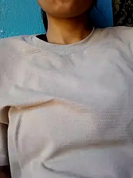 queen girl  online show from October 9, 5:00 am