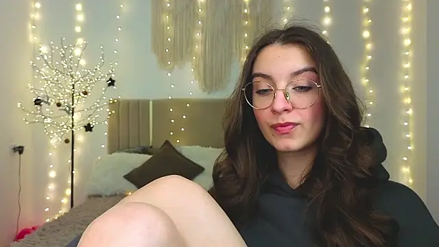 Real cutie1 online show from February 4, 2:09 pm