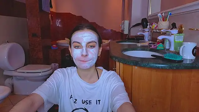 Real cutie1 online show from December 18, 2:11 pm