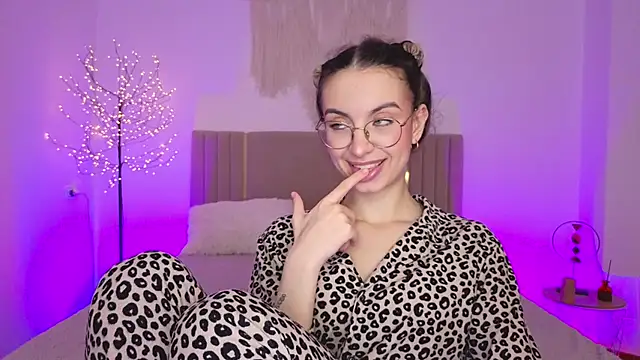 Real cutie1 online show from March 14, 2:51 pm