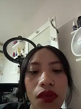 Nia Desire online show from August 3, 9:48 am