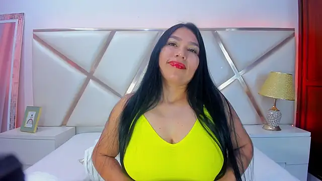 Snapshot of KarinaGomezxxx chatting on September 17, 2:15 pm KarinaGomezxxx online show from September 17, 2:15 pm