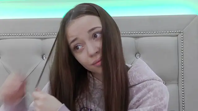 ZoeyNeal online show from March 1, 2:17 pm