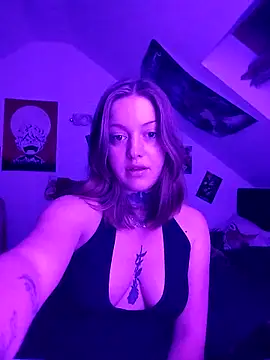 Amatrice X online show from May 7, 9:51 pm