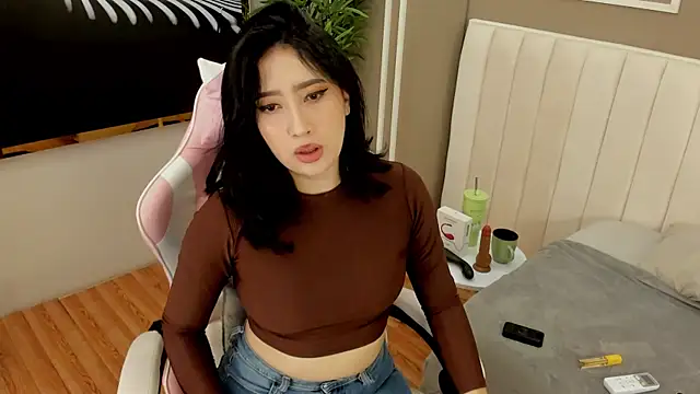 Skyyle  online show from June 9, 1:43 pm