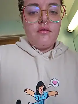 nuttiebuddy1 online show from September 12, 4:03 pm