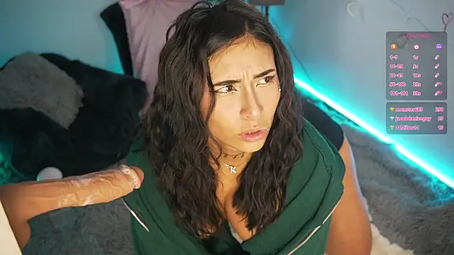 AnnieCouperr online show from December 18, 8:46 pm