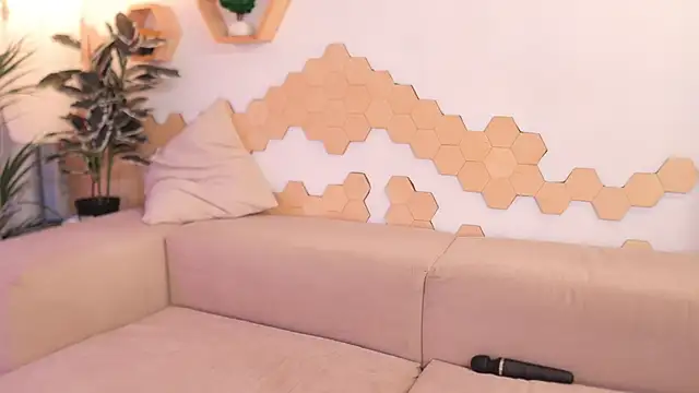  MayaMoon  online show from December 5, 6:57 am