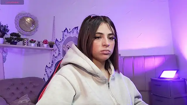 sofi lara28 online show from November 4, 2:11 pm