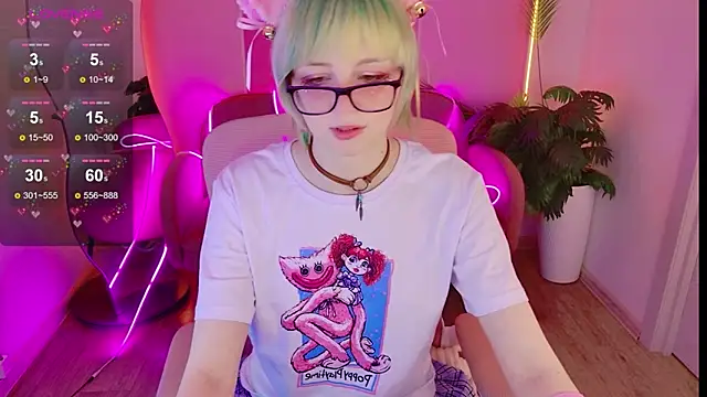 CoralineYoung online show from June 7, 10:44 am