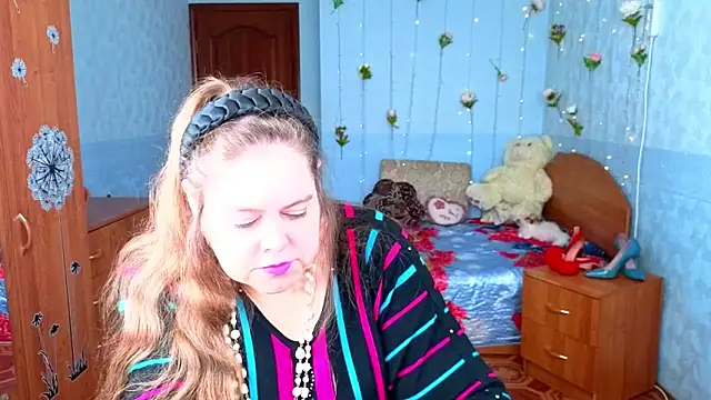 Audrey Aura online show from October 19, 6:48 am