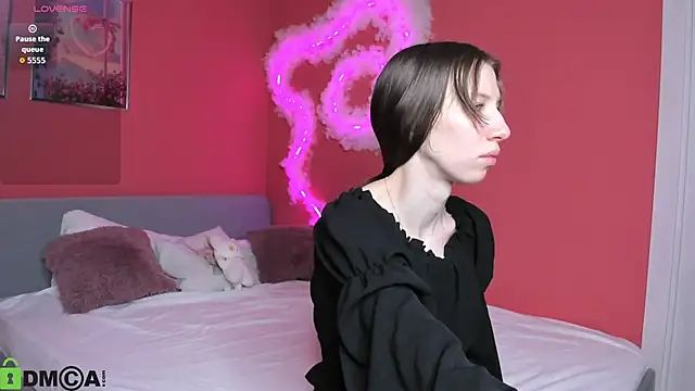 Lisbeth  Salander online show from December 15, 2:39 am