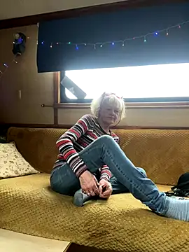 ladyboatlady online show from December 17, 1:04 pm