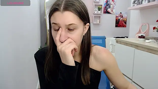 Snapshot of muriel_elvin chatting on October 1, 10:20 am muriel elvin online show from October 1, 10:20 am