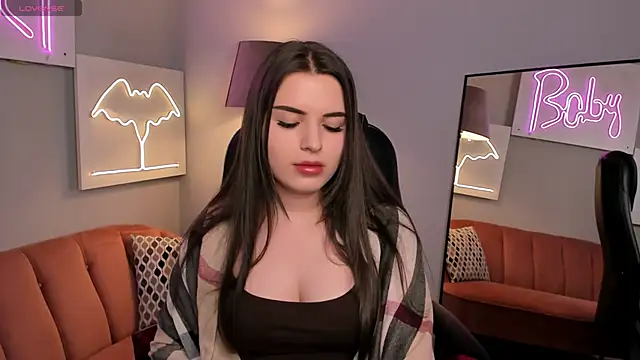 AliceLiador online show from April 14, 3:45 pm