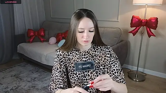 cutienaughtygirl online show from March 10, 7:45 am