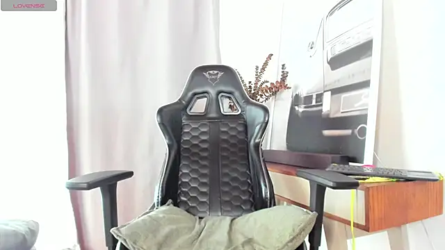 la maga  online show from November 8, 2:33 pm