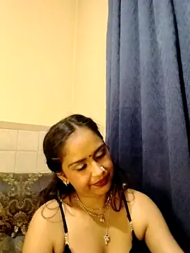 cute indianxo online show from April 15, 9:04 pm
