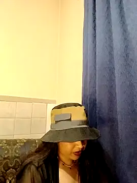 cute indianxo online show from April 17, 10:01 pm