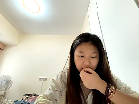 xena0501 online show from September 26, 4:54 am